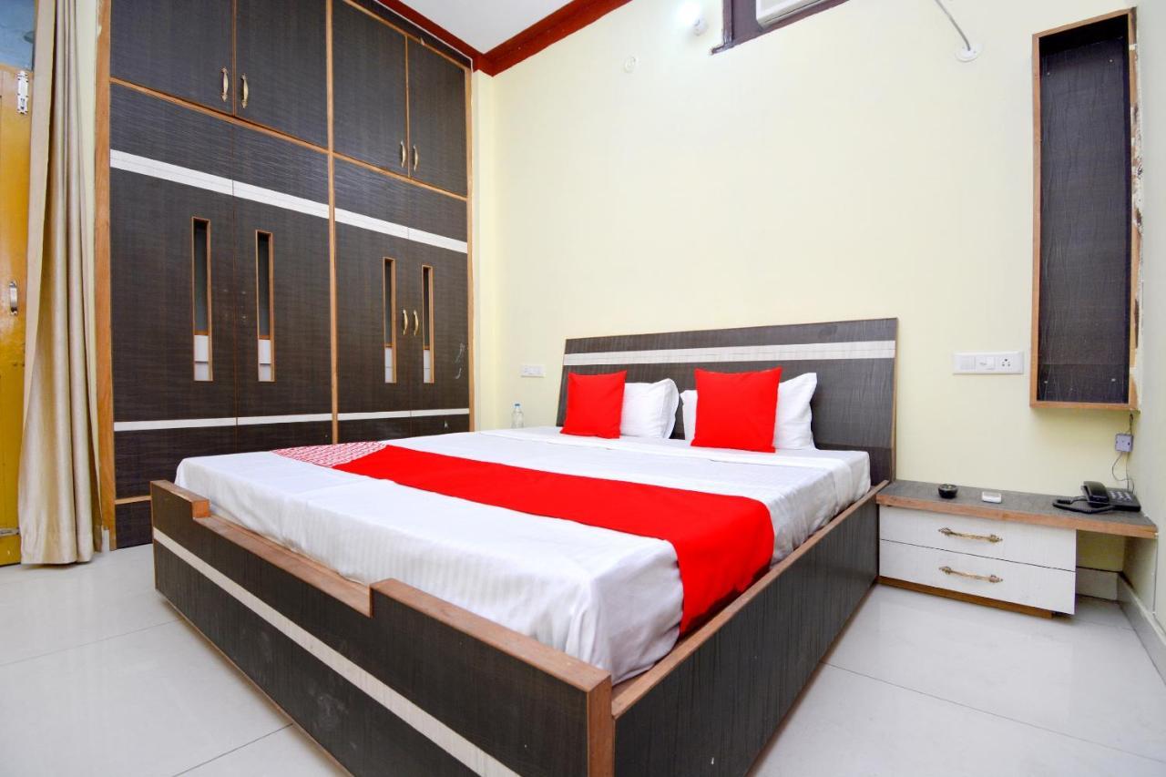 Oyo 40306 White House Jalandhar Exterior photo