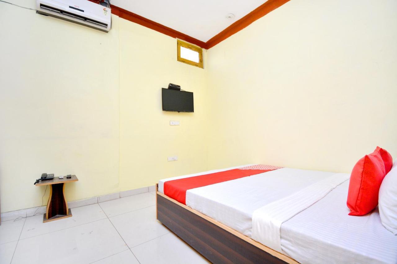 Oyo 40306 White House Jalandhar Exterior photo