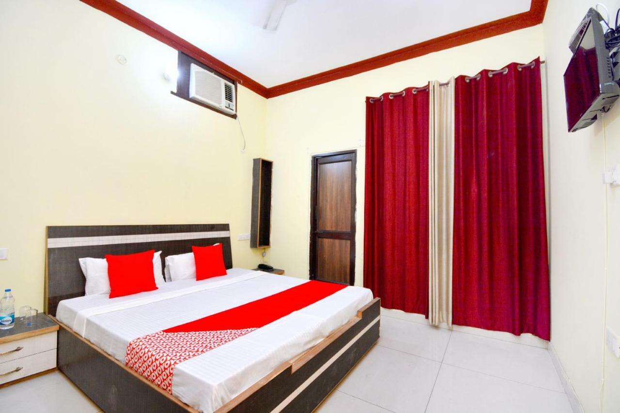 Oyo 40306 White House Jalandhar Exterior photo