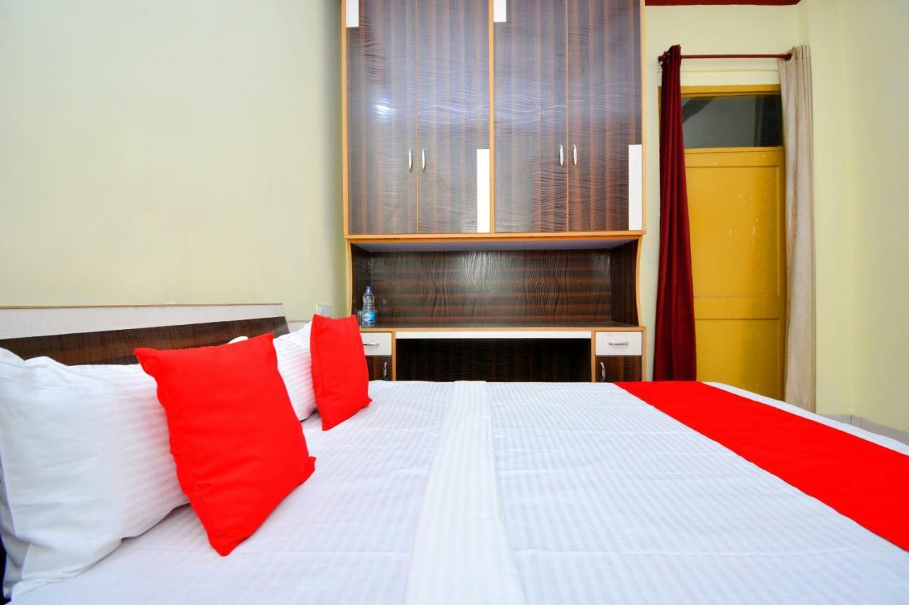Oyo 40306 White House Jalandhar Room photo